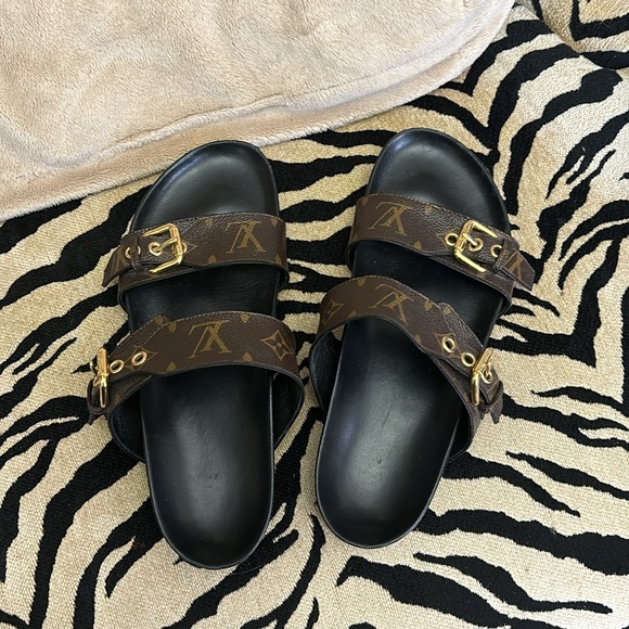 Louis Vuitton Leather Slides - Picture 4 of 6